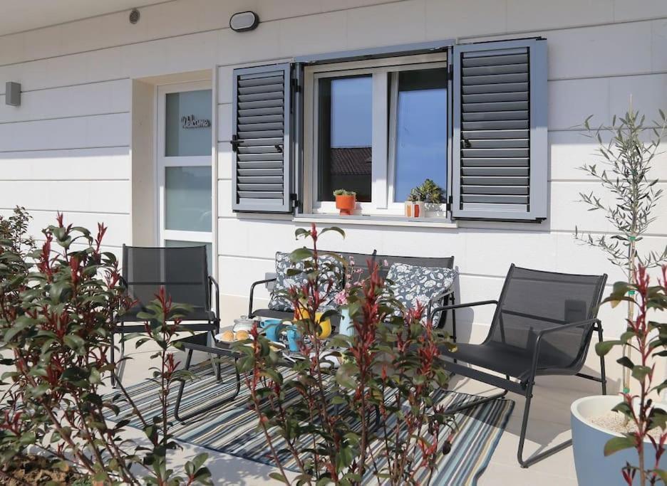 Studio Apartman Karlita Слано Экстерьер фото