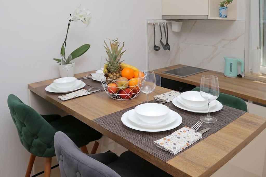 Studio Apartman Karlita Слано Экстерьер фото