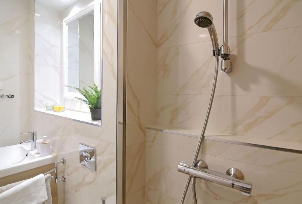 Studio Apartman Karlita Слано Экстерьер фото
